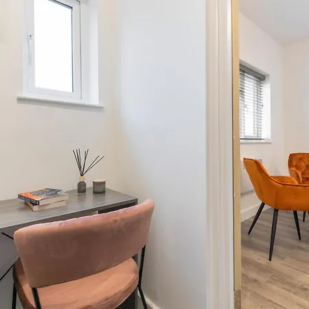 Beautiful-Cosy-King Sized Bed Flat 3 Min Walk To Tube Station Apartment London Exterior photo