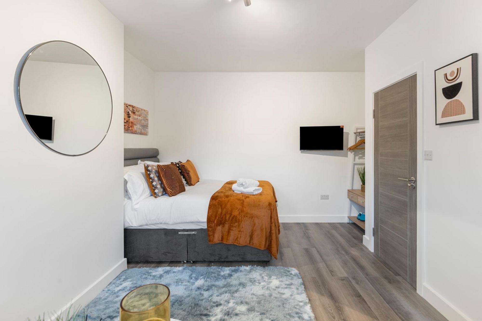 Beautiful-cosy-king Sized Bed Flat 3 Min Walk To Tube Station Apartment *