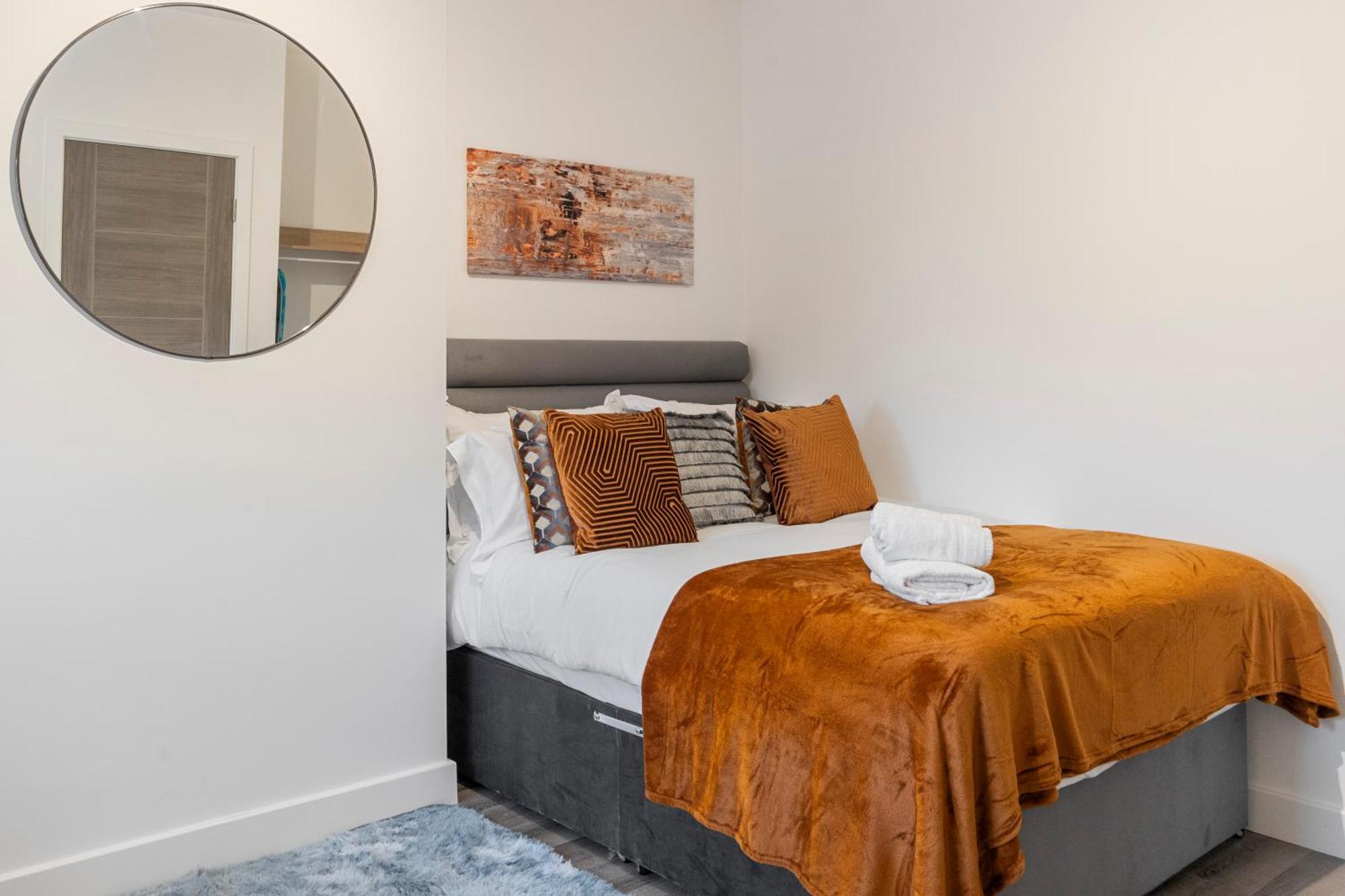Beautiful-cosy-king Sized Bed Flat 3 Min Walk To Tube Station Apartment London