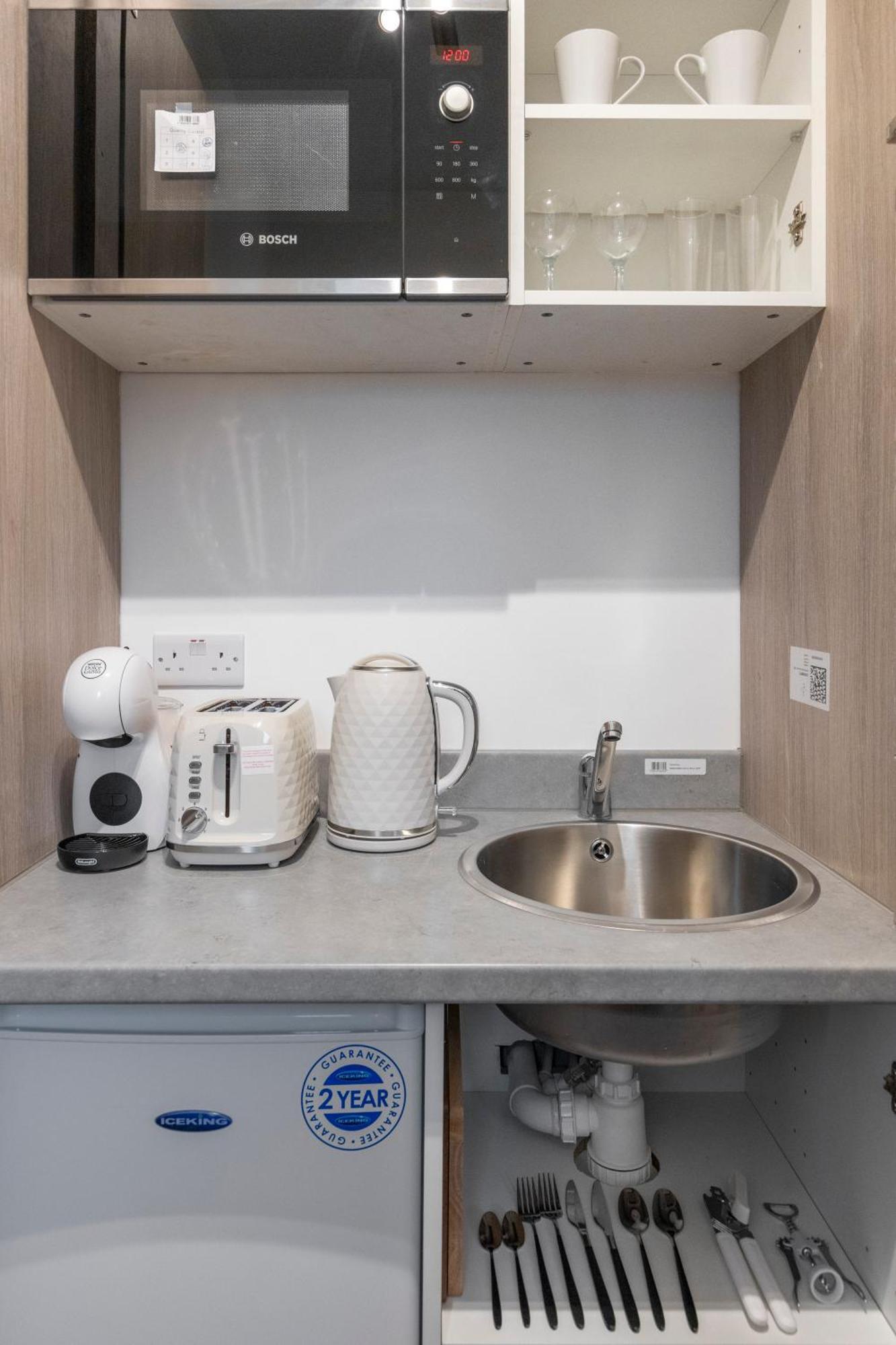 Beautiful-cosy-king Sized Bed Flat 3 Min Walk To Tube Station * London